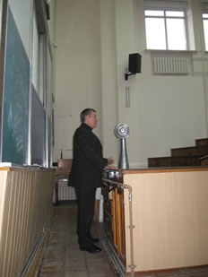 http://physics.karazin.ua/img/news/26_02_14/03.jpg